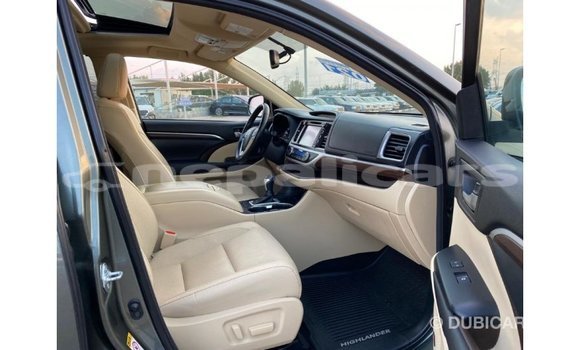 Buy Import Toyota Highlander Green Car in Import - Dubai in Bagmati Buy Import Toyota Highlander Green Car in Import - Dubai in Bagmati