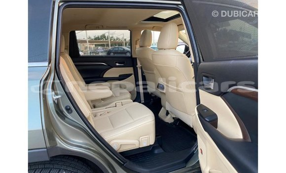 Buy Import Toyota Highlander Green Car in Import - Dubai in Bagmati Buy Import Toyota Highlander Green Car in Import - Dubai in Bagmati