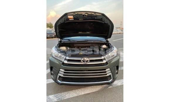 Buy Import Toyota Highlander Green Car in Import - Dubai in Bagmati Buy Import Toyota Highlander Green Car in Import - Dubai in Bagmati
