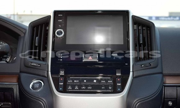 Buy Import Toyota Land Cruiser White Car in Import - Dubai in Bagmati Buy Import Toyota Land Cruiser White Car in Import - Dubai in Bagmati