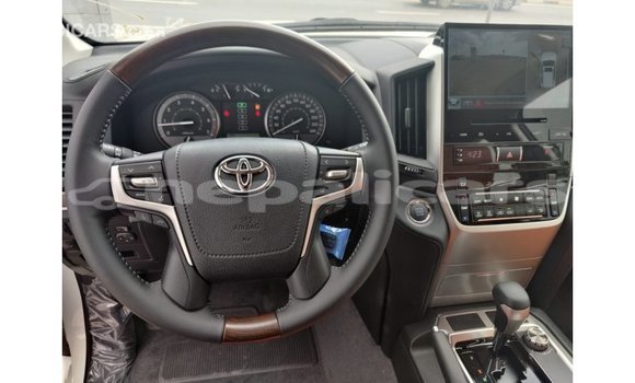 Buy Import Toyota Land Cruiser White Car in Import - Dubai in Bagmati Buy Import Toyota Land Cruiser White Car in Import - Dubai in Bagmati