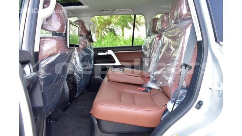 Big with watermark toyota land cruiser bagmati import dubai 1894