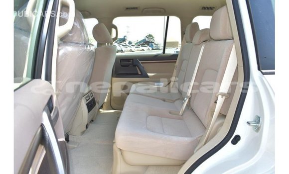Buy Import Toyota Land Cruiser White Car in Import - Dubai in Bagmati Buy Import Toyota Land Cruiser White Car in Import - Dubai in Bagmati