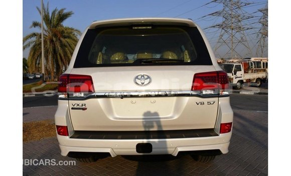 Buy Import Toyota Land Cruiser White Car in Import - Dubai in Bagmati Buy Import Toyota Land Cruiser White Car in Import - Dubai in Bagmati
