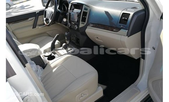 Buy Import Mitsubishi Pajero White Car in Import - Dubai in Bagmati Buy Import Mitsubishi Pajero White Car in Import - Dubai in Bagmati