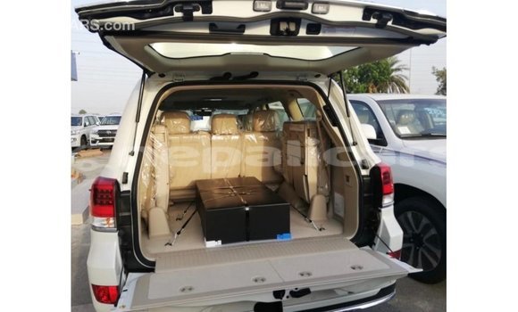 Buy Import Toyota Land Cruiser White Car in Import - Dubai in Bagmati Buy Import Toyota Land Cruiser White Car in Import - Dubai in Bagmati