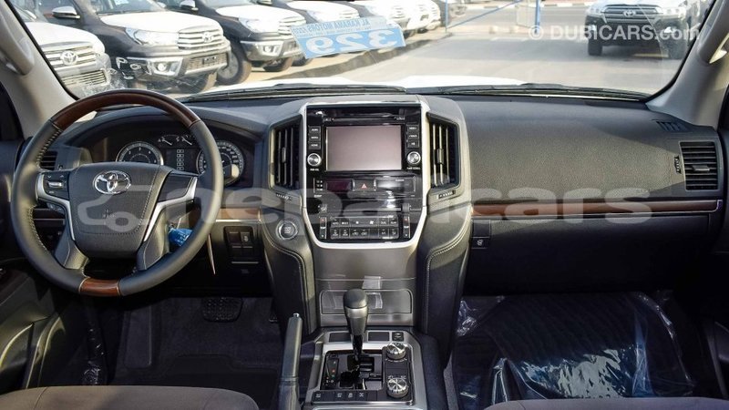 Big with watermark toyota land cruiser bagmati import dubai 1986