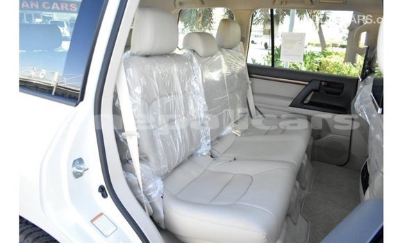 Buy Import Toyota Land Cruiser White Car in Import - Dubai in Bagmati Buy Import Toyota Land Cruiser White Car in Import - Dubai in Bagmati