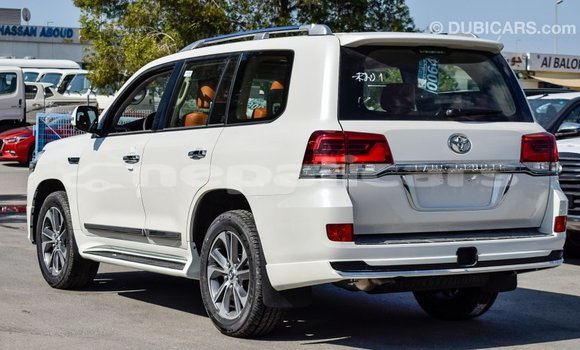 Buy Import Toyota Land Cruiser White Car in Import - Dubai in Bagmati Buy Import Toyota Land Cruiser White Car in Import - Dubai in Bagmati