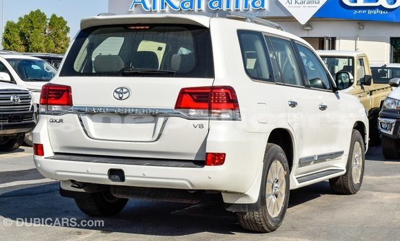 Buy Import Toyota Land Cruiser White Car in Import - Dubai in Bagmati Buy Import Toyota Land Cruiser White Car in Import - Dubai in Bagmati