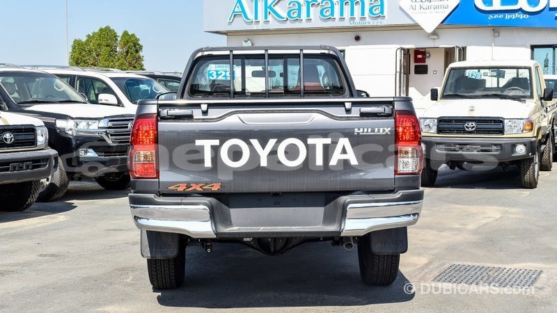 Big with watermark toyota hilux bagmati import dubai 2040