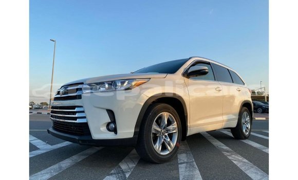 Buy Import Toyota Highlander White Car in Import - Dubai in Bagmati Buy Import Toyota Highlander White Car in Import - Dubai in Bagmati
