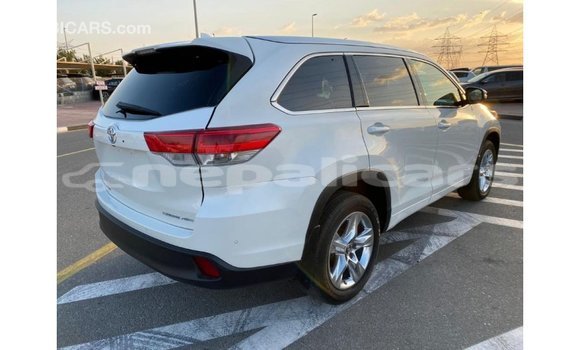 Buy Import Toyota Highlander White Car in Import - Dubai in Bagmati Buy Import Toyota Highlander White Car in Import - Dubai in Bagmati