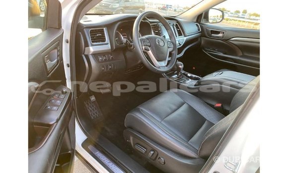 Buy Import Toyota Highlander White Car in Import - Dubai in Bagmati Buy Import Toyota Highlander White Car in Import - Dubai in Bagmati