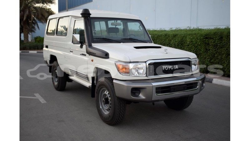 Big with watermark toyota land cruiser bagmati import dubai 2084