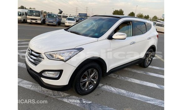 Buy Import Hyundai Santa Fe White Car in Import - Dubai in Bagmati Buy Import Hyundai Santa Fe White Car in Import - Dubai in Bagmati