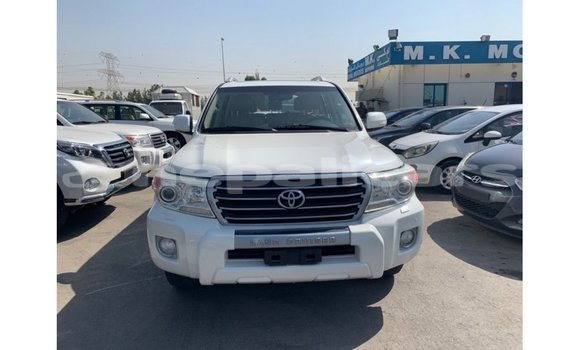 Buy Import Toyota Land Cruiser White Car in Import - Dubai in Bagmati Buy Import Toyota Land Cruiser White Car in Import - Dubai in Bagmati
