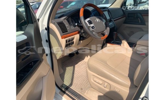 Buy Import Toyota Land Cruiser White Car in Import - Dubai in Bagmati Buy Import Toyota Land Cruiser White Car in Import - Dubai in Bagmati