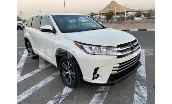 Buy Import Toyota Highlander White Car in Import - Dubai in Bagmati Buy Import Toyota Highlander White Car in Import - Dubai in Bagmati