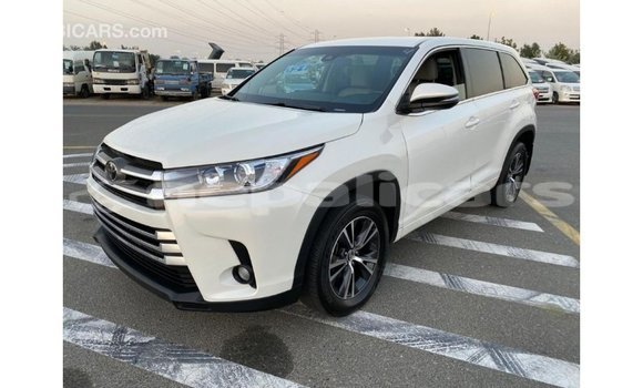 Buy Import Toyota Highlander White Car in Import - Dubai in Bagmati Buy Import Toyota Highlander White Car in Import - Dubai in Bagmati