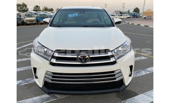 Buy Import Toyota Highlander White Car in Import - Dubai in Bagmati Buy Import Toyota Highlander White Car in Import - Dubai in Bagmati