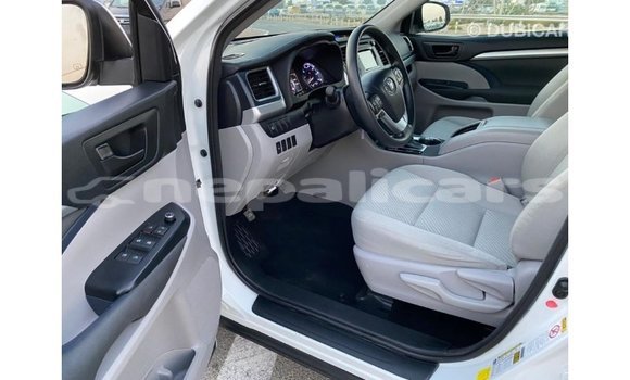 Buy Import Toyota Highlander White Car in Import - Dubai in Bagmati Buy Import Toyota Highlander White Car in Import - Dubai in Bagmati
