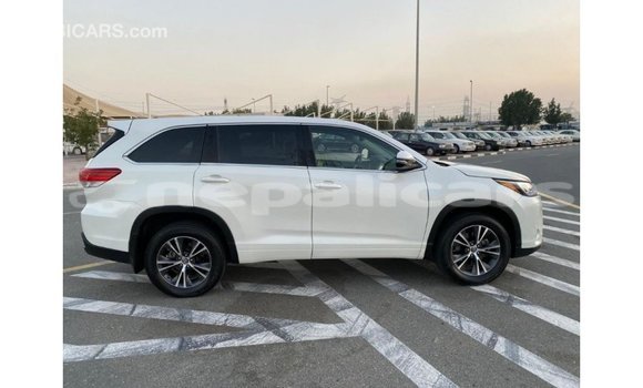 Buy Import Toyota Highlander White Car in Import - Dubai in Bagmati Buy Import Toyota Highlander White Car in Import - Dubai in Bagmati