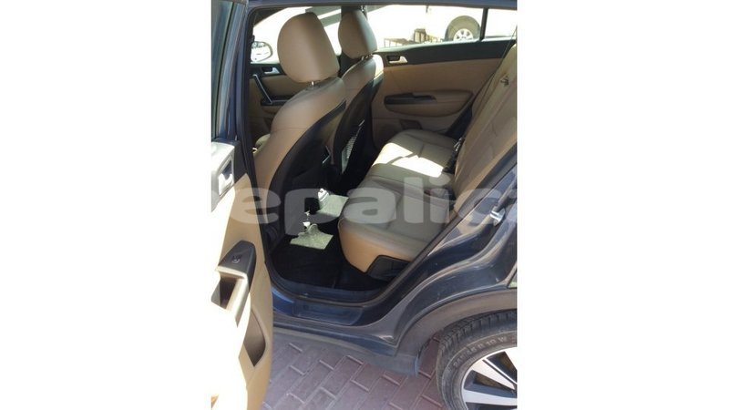 Big with watermark kia sportage bagmati import dubai 2186