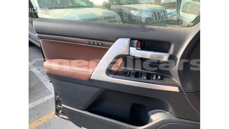 Big with watermark toyota land cruiser bagmati import dubai 2215