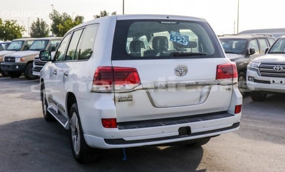 Buy Import Toyota Land Cruiser White Car in Import - Dubai in Bagmati Buy Import Toyota Land Cruiser White Car in Import - Dubai in Bagmati