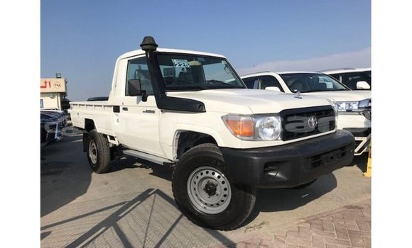 Buy Import Toyota Land Cruiser White Car in Import - Dubai in Bagmati Buy Import Toyota Land Cruiser White Car in Import - Dubai in Bagmati