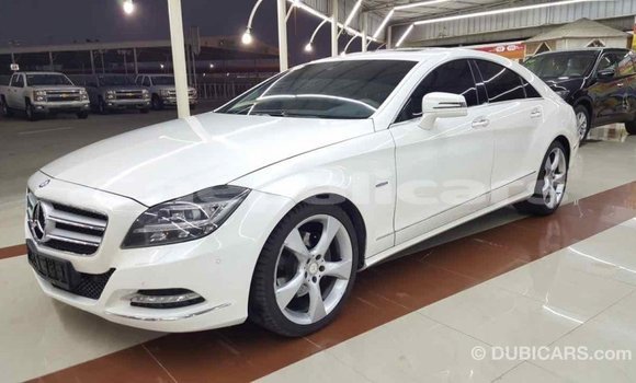 Buy Import Mercedes‒Benz 190 (W201) White Car in Import - Dubai in Bagmati Buy Import Mercedes‒Benz 190 (W201) White Car in Import - Dubai in Bagmati