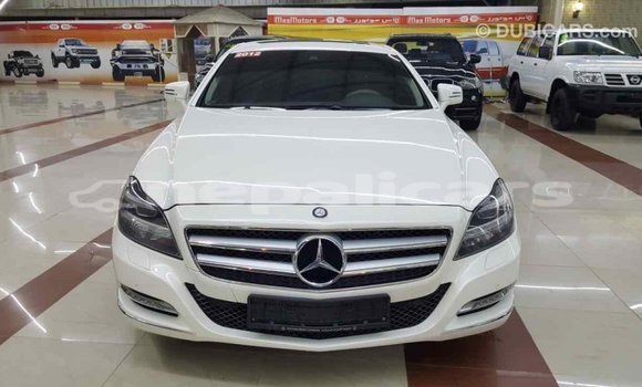 Buy Import Mercedes‒Benz 190 (W201) White Car in Import - Dubai in Bagmati Buy Import Mercedes‒Benz 190 (W201) White Car in Import - Dubai in Bagmati