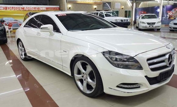 Buy Import Mercedes‒Benz 190 (W201) White Car in Import - Dubai in Bagmati Buy Import Mercedes‒Benz 190 (W201) White Car in Import - Dubai in Bagmati