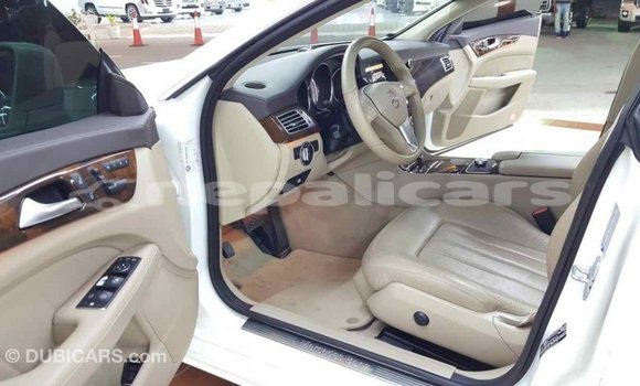 Buy Import Mercedes‒Benz 190 (W201) White Car in Import - Dubai in Bagmati Buy Import Mercedes‒Benz 190 (W201) White Car in Import - Dubai in Bagmati