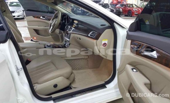 Buy Import Mercedes‒Benz 190 (W201) White Car in Import - Dubai in Bagmati Buy Import Mercedes‒Benz 190 (W201) White Car in Import - Dubai in Bagmati