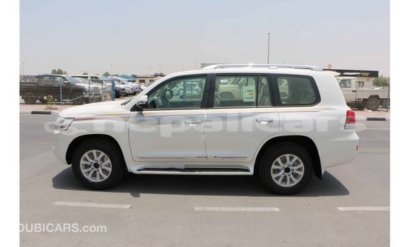 Buy Import Toyota Land Cruiser White Car in Import - Dubai in Bagmati Buy Import Toyota Land Cruiser White Car in Import - Dubai in Bagmati