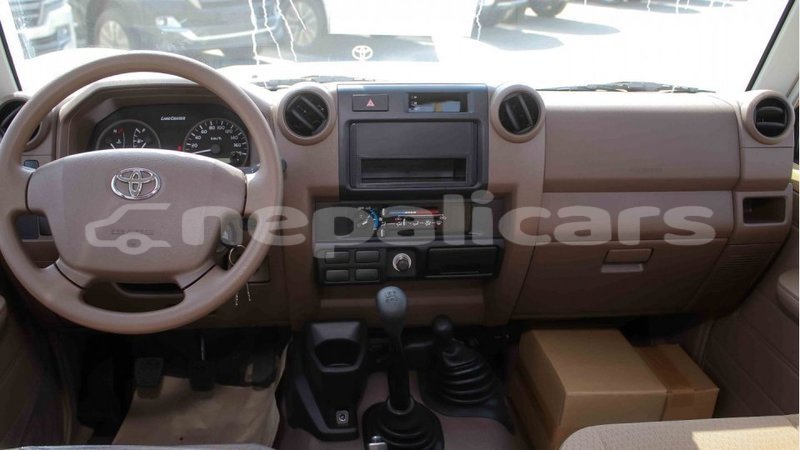 Big with watermark toyota land cruiser bagmati import dubai 2279