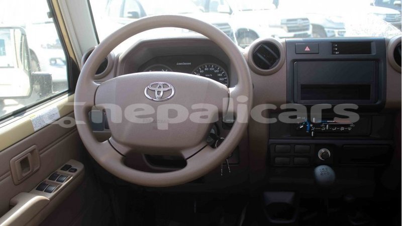 Big with watermark toyota land cruiser bagmati import dubai 2279
