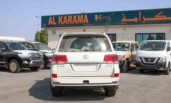 Buy Import Toyota Land Cruiser White Car in Import - Dubai in Bagmati Buy Import Toyota Land Cruiser White Car in Import - Dubai in Bagmati