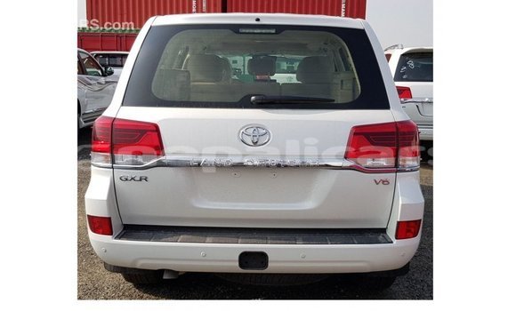 Buy Import Toyota Land Cruiser White Car in Import - Dubai in Bagmati Buy Import Toyota Land Cruiser White Car in Import - Dubai in Bagmati