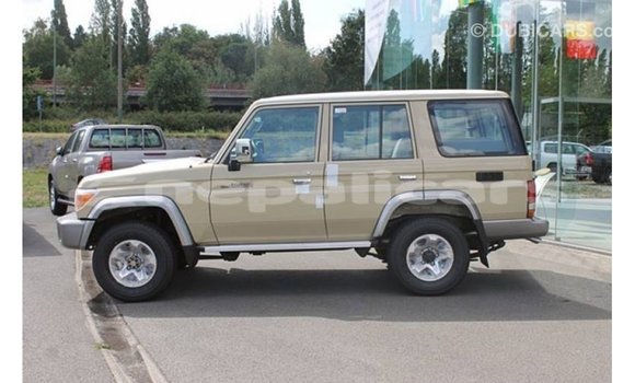 Buy Import Toyota Land Cruiser Beige Car in Import - Dubai in Bagmati Buy Import Toyota Land Cruiser Beige Car in Import - Dubai in Bagmati