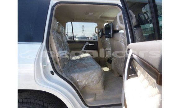 Buy Import Toyota Land Cruiser White Car in Import - Dubai in Bagmati Buy Import Toyota Land Cruiser White Car in Import - Dubai in Bagmati