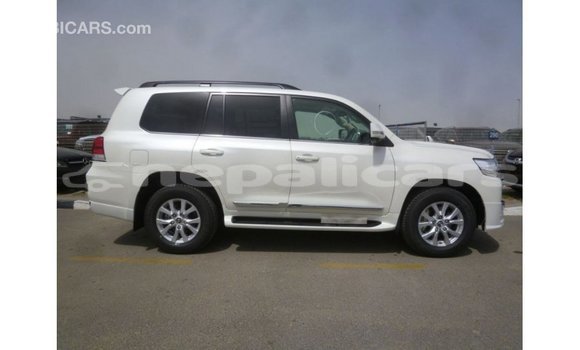 Buy Import Toyota Land Cruiser White Car in Import - Dubai in Bagmati Buy Import Toyota Land Cruiser White Car in Import - Dubai in Bagmati