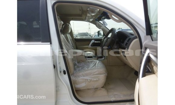 Buy Import Toyota Land Cruiser White Car in Import - Dubai in Bagmati Buy Import Toyota Land Cruiser White Car in Import - Dubai in Bagmati
