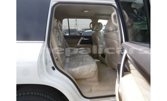 Buy Import Toyota Land Cruiser White Car in Import - Dubai in Bagmati Buy Import Toyota Land Cruiser White Car in Import - Dubai in Bagmati