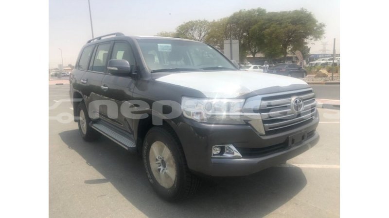 Big with watermark toyota land cruiser bagmati import dubai 2387