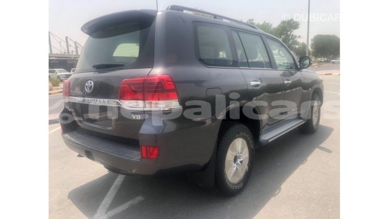 Big with watermark toyota land cruiser bagmati import dubai 2387