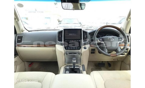 Buy Import Toyota Land Cruiser White Car in Import - Dubai in Bagmati Buy Import Toyota Land Cruiser White Car in Import - Dubai in Bagmati