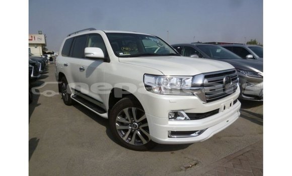 Buy Import Toyota Land Cruiser White Car in Import - Dubai in Bagmati Buy Import Toyota Land Cruiser White Car in Import - Dubai in Bagmati